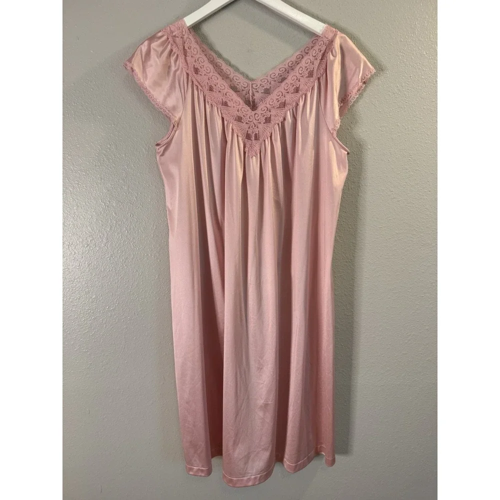 Vintage 70s Vanity Fair Pink Antron III Peignoir Nightgown Set Old Hollywood M